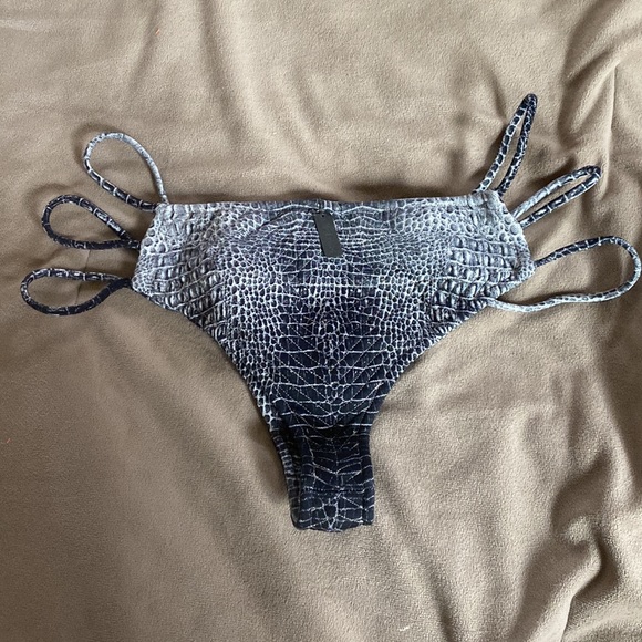 Indah Meli Snake Ombré Bottoms - Picture 3 of 5